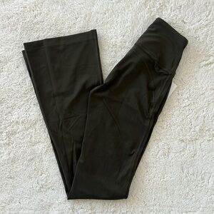 ❤️ Lululemon Groove Super-High-Rise Flare Pant Nulu Size 2 Dark Olive NWT